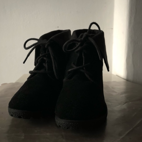 🤑Sale🤑MIA Black Suede Cuffed Oxford Booties, Rubber Wedge Heel - Picture 3 of 7